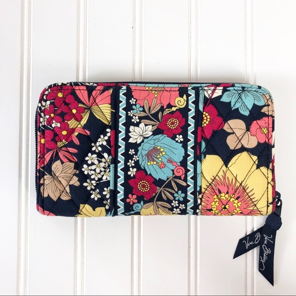 vera bradley zip around wallet